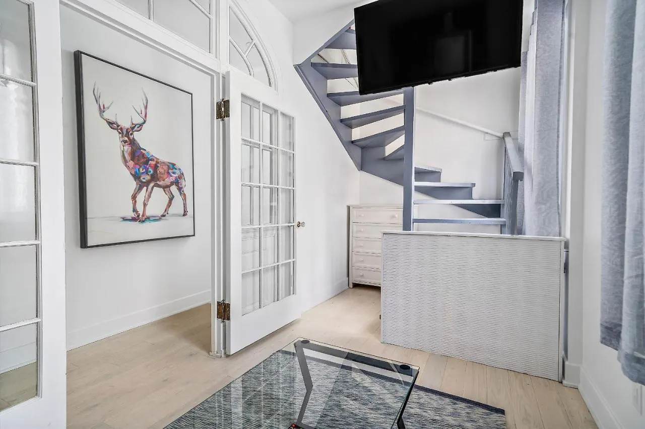 Ave Du Musee By Restavio Canada